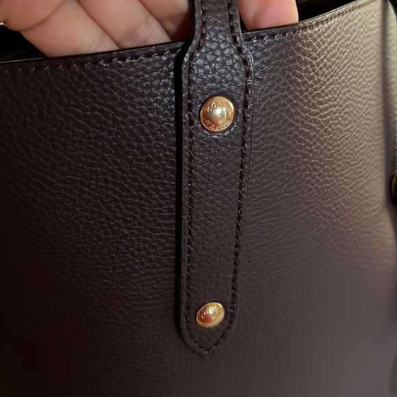 Coach Medium Bag Burgundy color - Picture 8 of 11